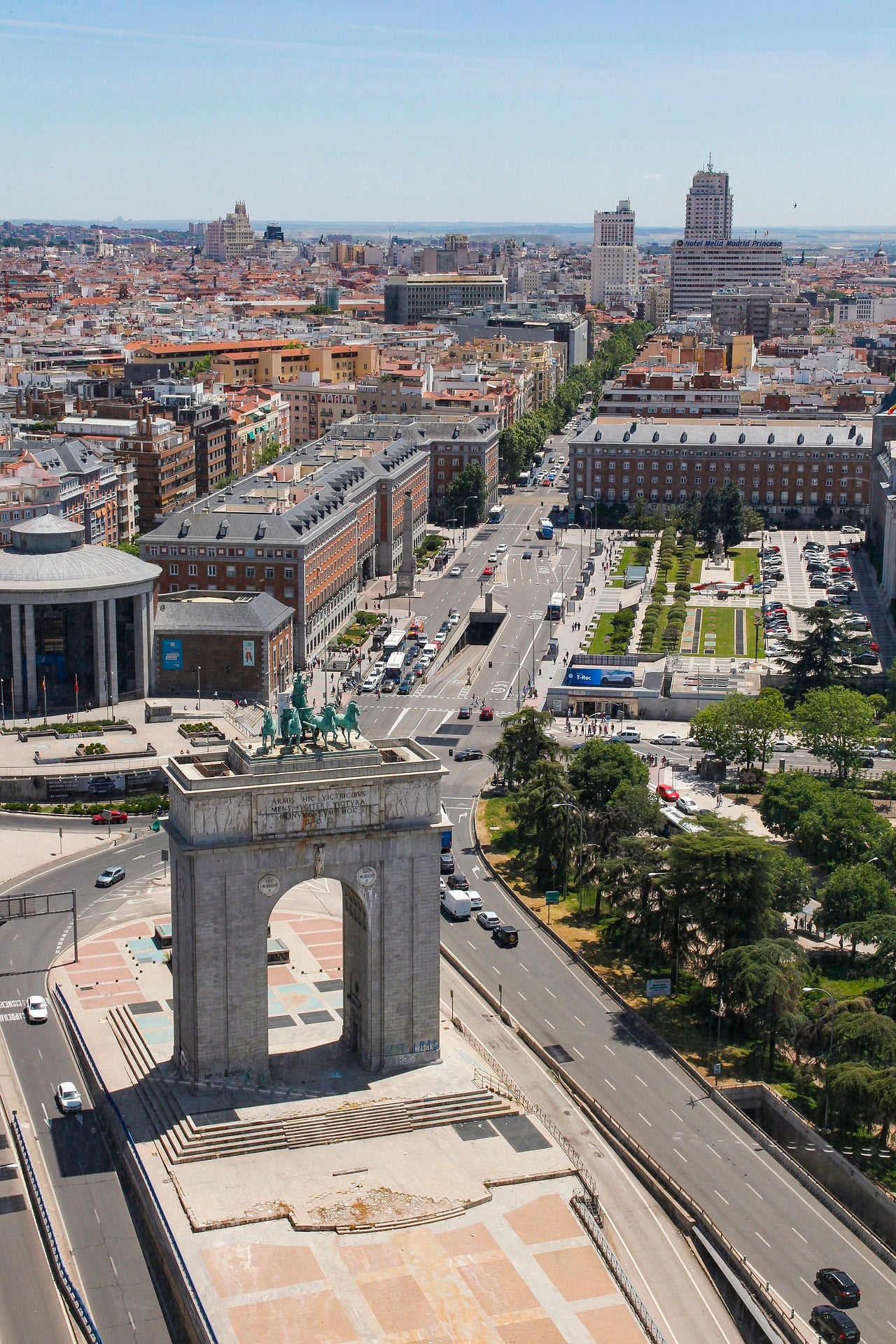 files/madrid-7214283_1920.jpg